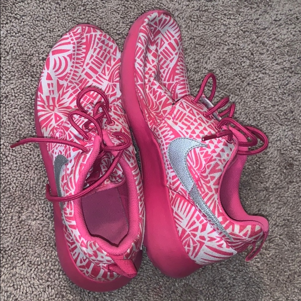 Nike Roshie customs